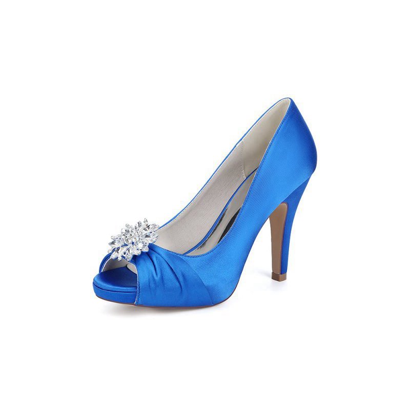 High Heels with a Shimmering Metal Accent