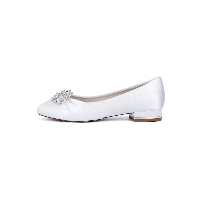 Flat Shoes with Crystal Flower Decoration