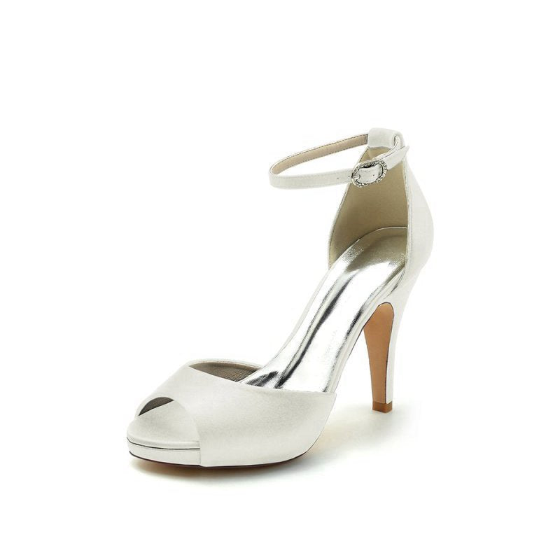Silk Heels with Metal Accent