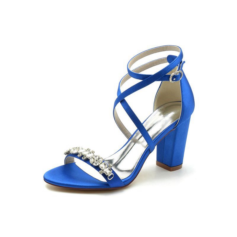 High Heels with Crossed Straps and Metal Accents