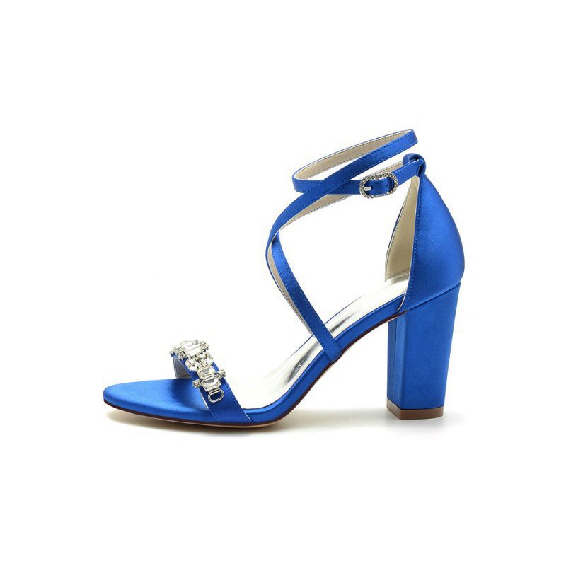 High Heels with Crossed Straps and Metal Accents