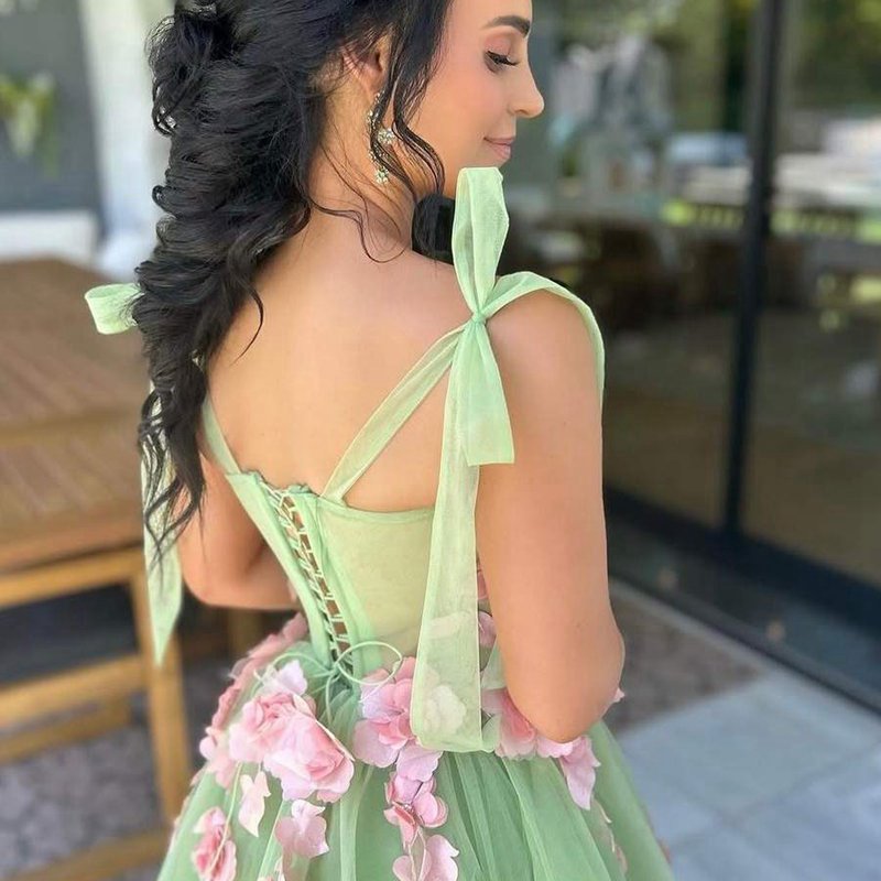 Sweet A-line Straps Sleeveless Appliques Tulle Long Prom Dresses