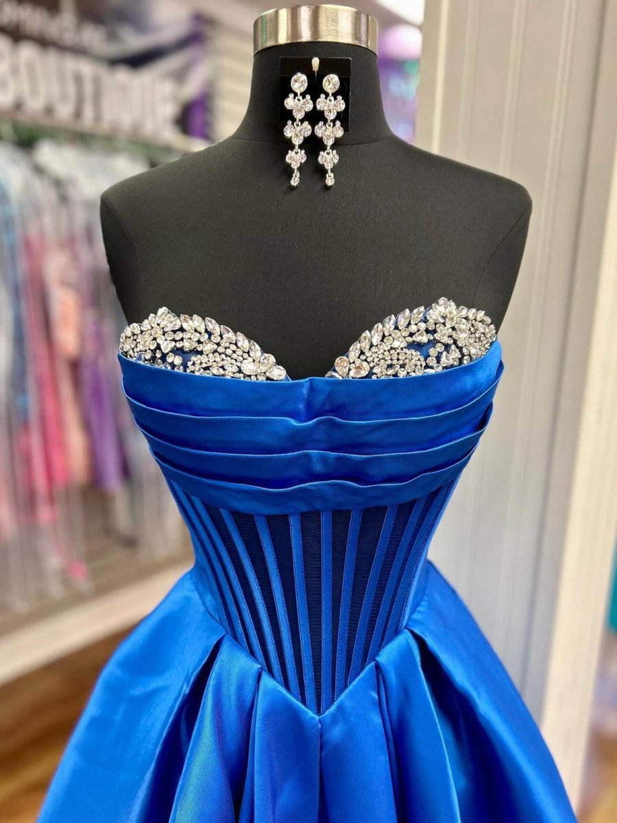 A-line Beaded Sweetheart Satin Prom Dresses