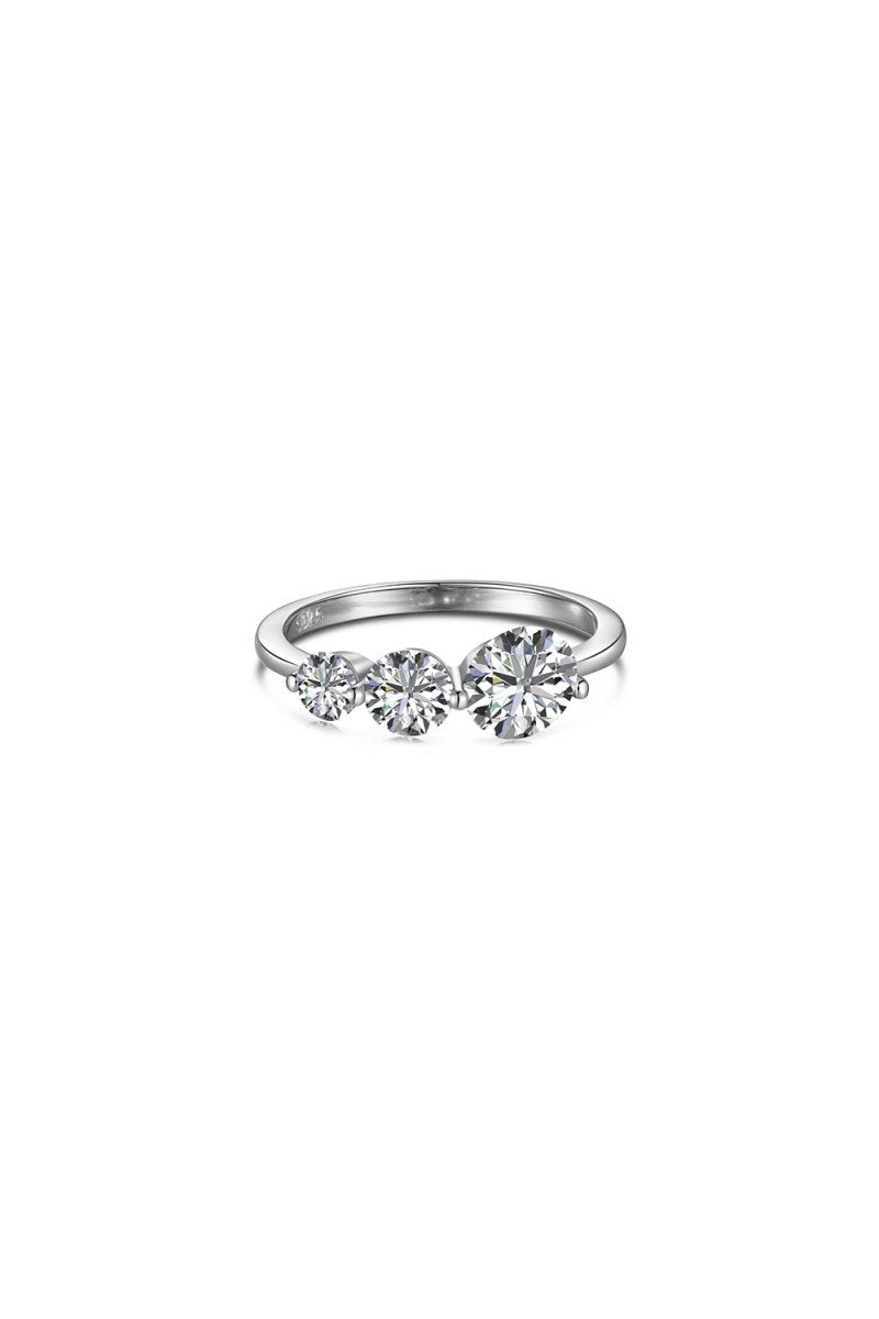 Round-Cut Three Sparkle Zircon Ring