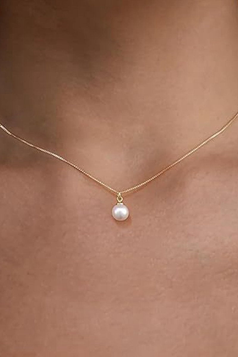 Gold Pearl Pendant Necklace