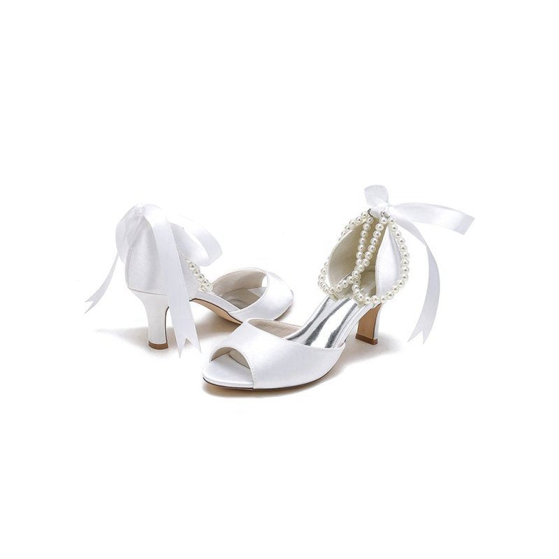 Chic Satin Heels Featuring a Pearl-Embellished Bow