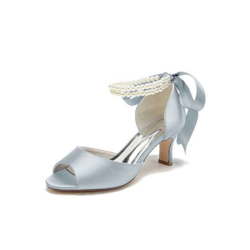 Chic Satin Heels Featuring a Pearl-Embellished Bow