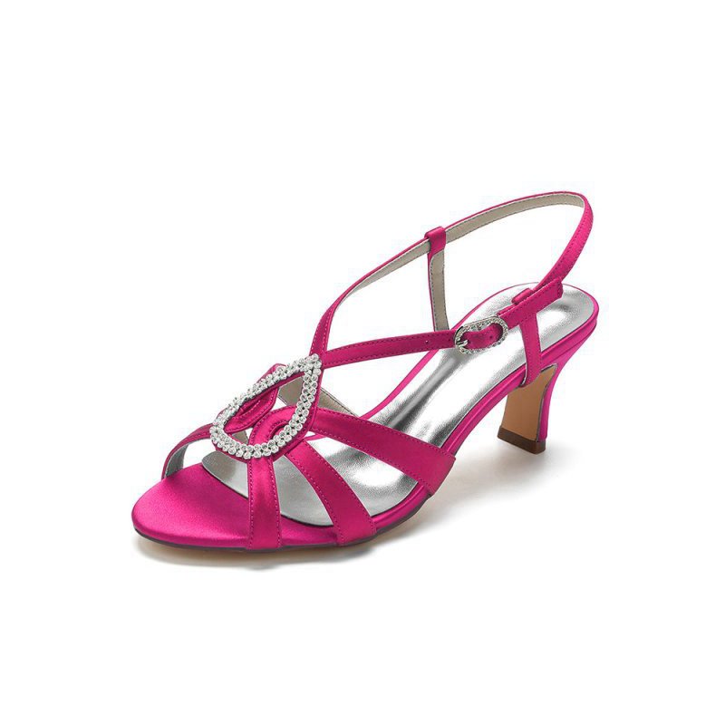 Chic Silk Sandals Featuring Decorative Metal Ring