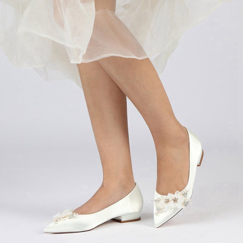 Elegant Pointed Toe Low Heels with Rhinestone Flower