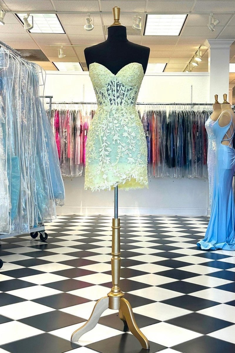 Sweetheart Sheer Lace Corset Tight Homecoming Dresses