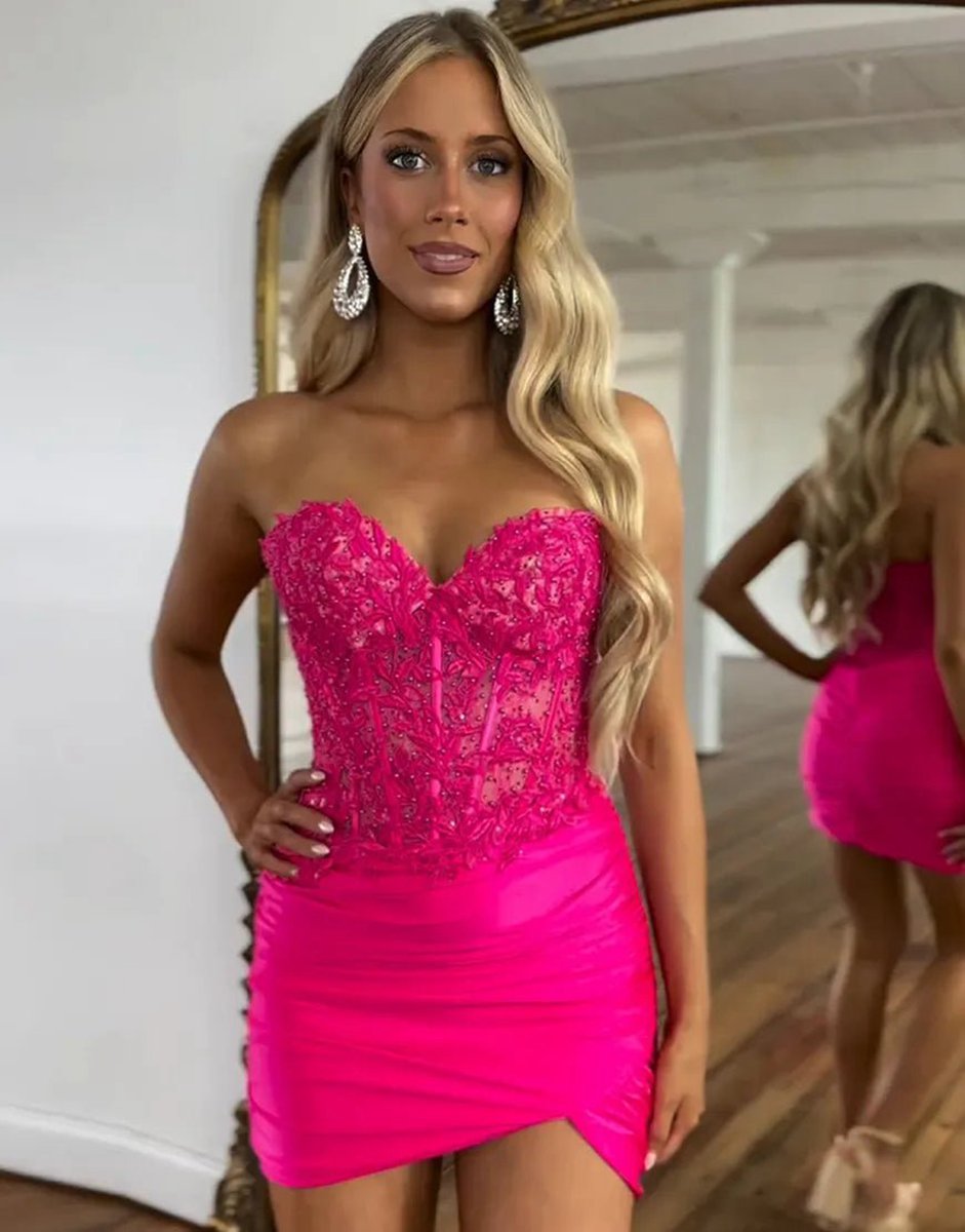 Sparkly Beaded Appliques Tight Homecoming Dresses