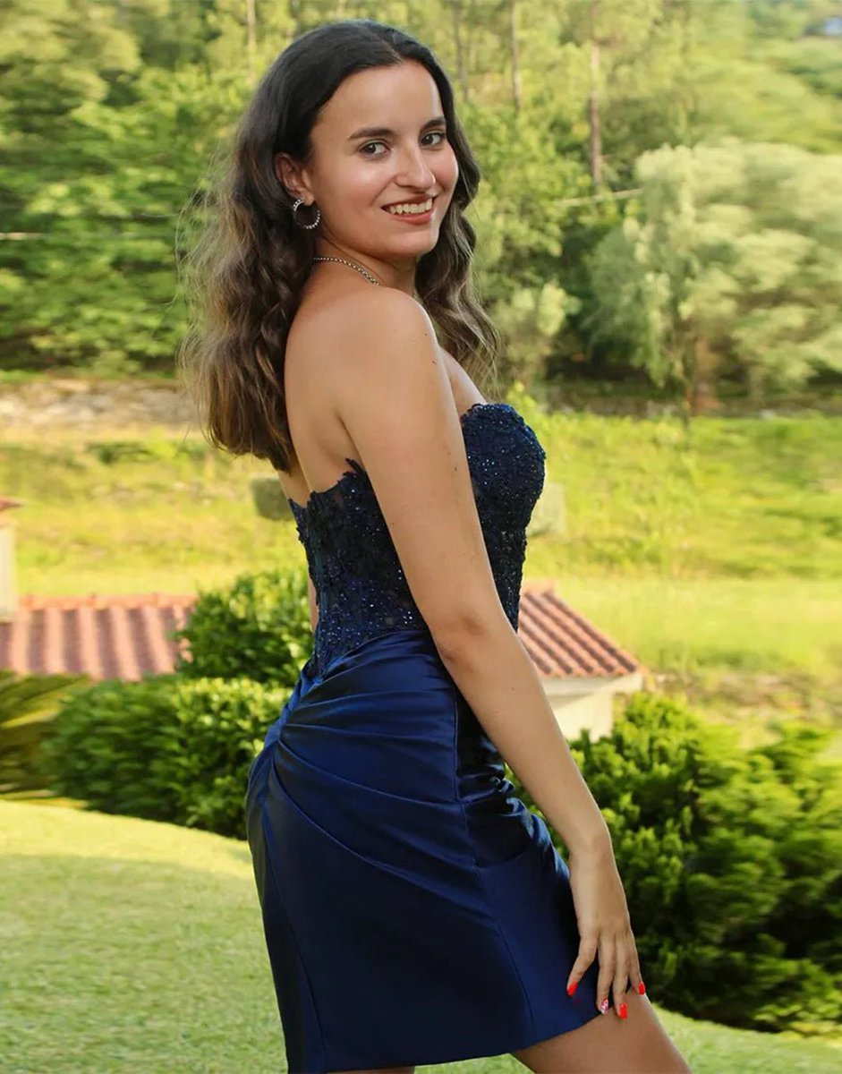 Sparkly Strapless Beaded Appliques Homecoming Dresses
