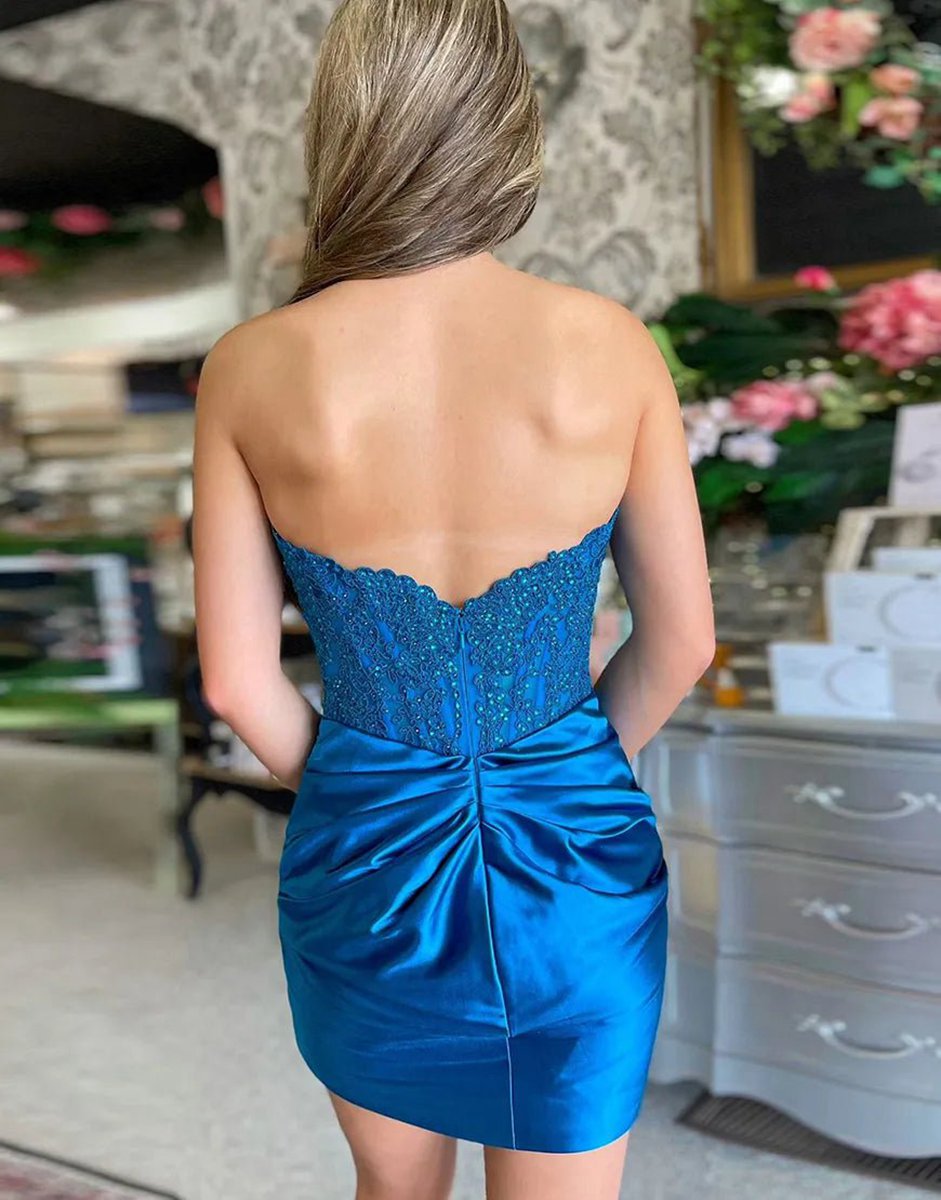 Sparkly Strapless Beaded Appliques Homecoming Dresses