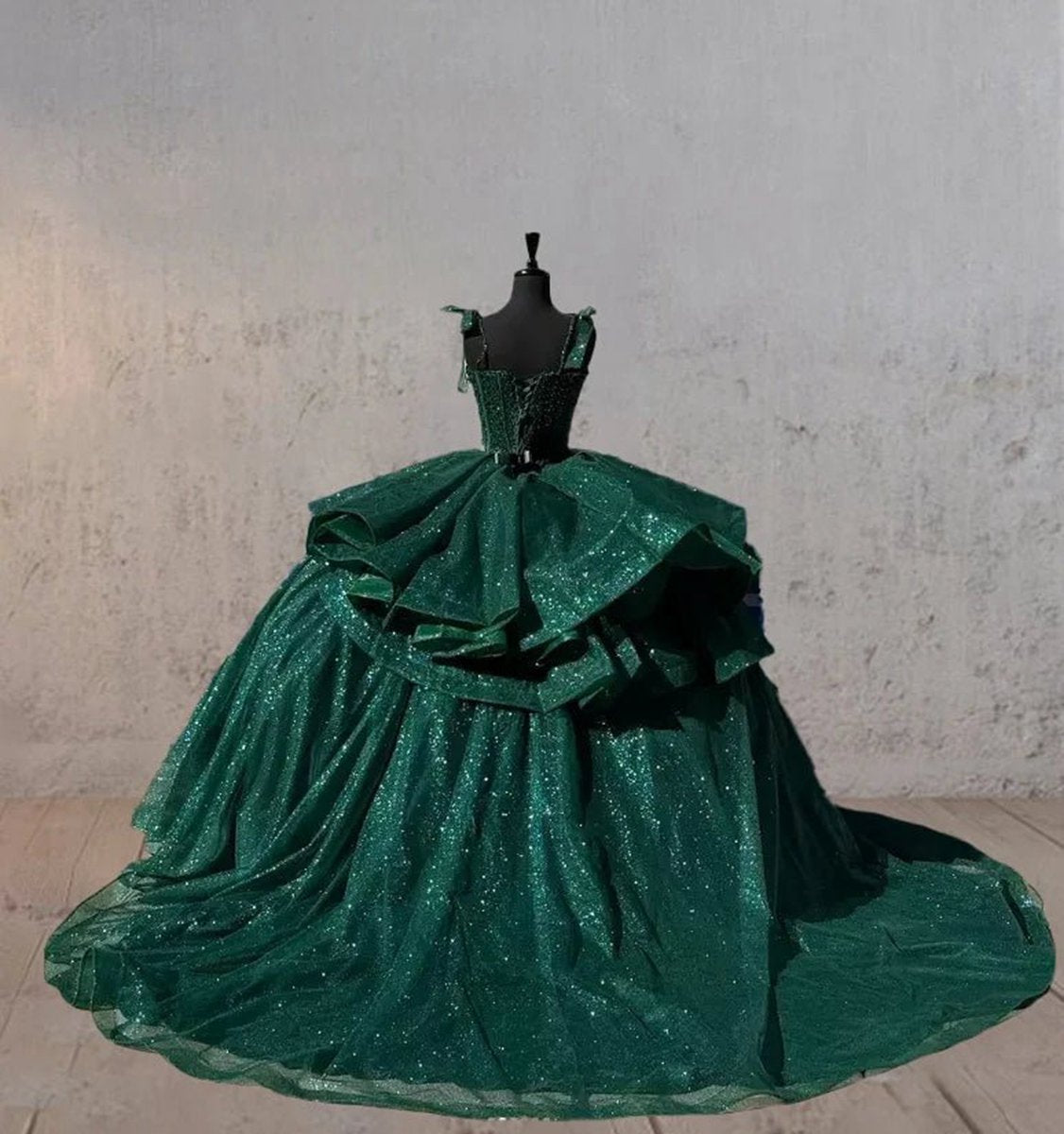 Ball-Gown Lace Glitters Quinceanera Dresses