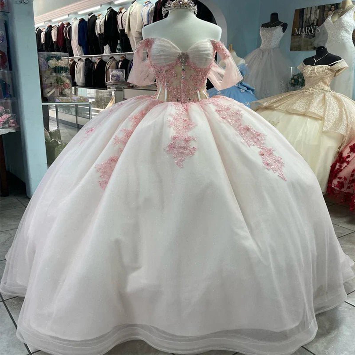 Ball-Gown Tulle Off-the-Shoulder Quinceanera Dresses with Appliques
