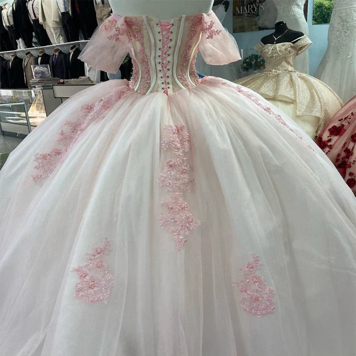 Ball-Gown Tulle Off-the-Shoulder Quinceanera Dresses with Appliques