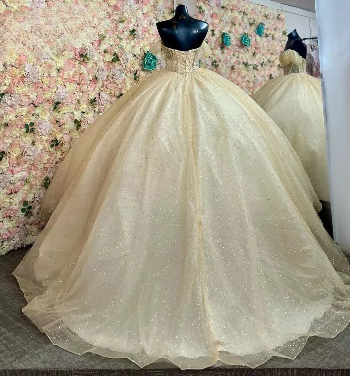 Ball Gown Tulle Off-the-Shoulder Quincenara Dresses