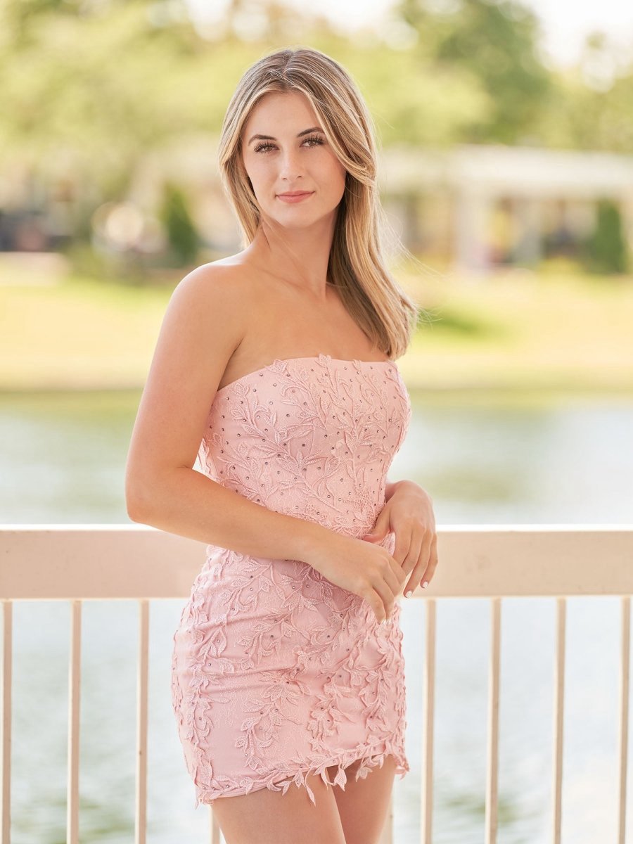 Tight Short Lace Homecoming Dresses with Appliques