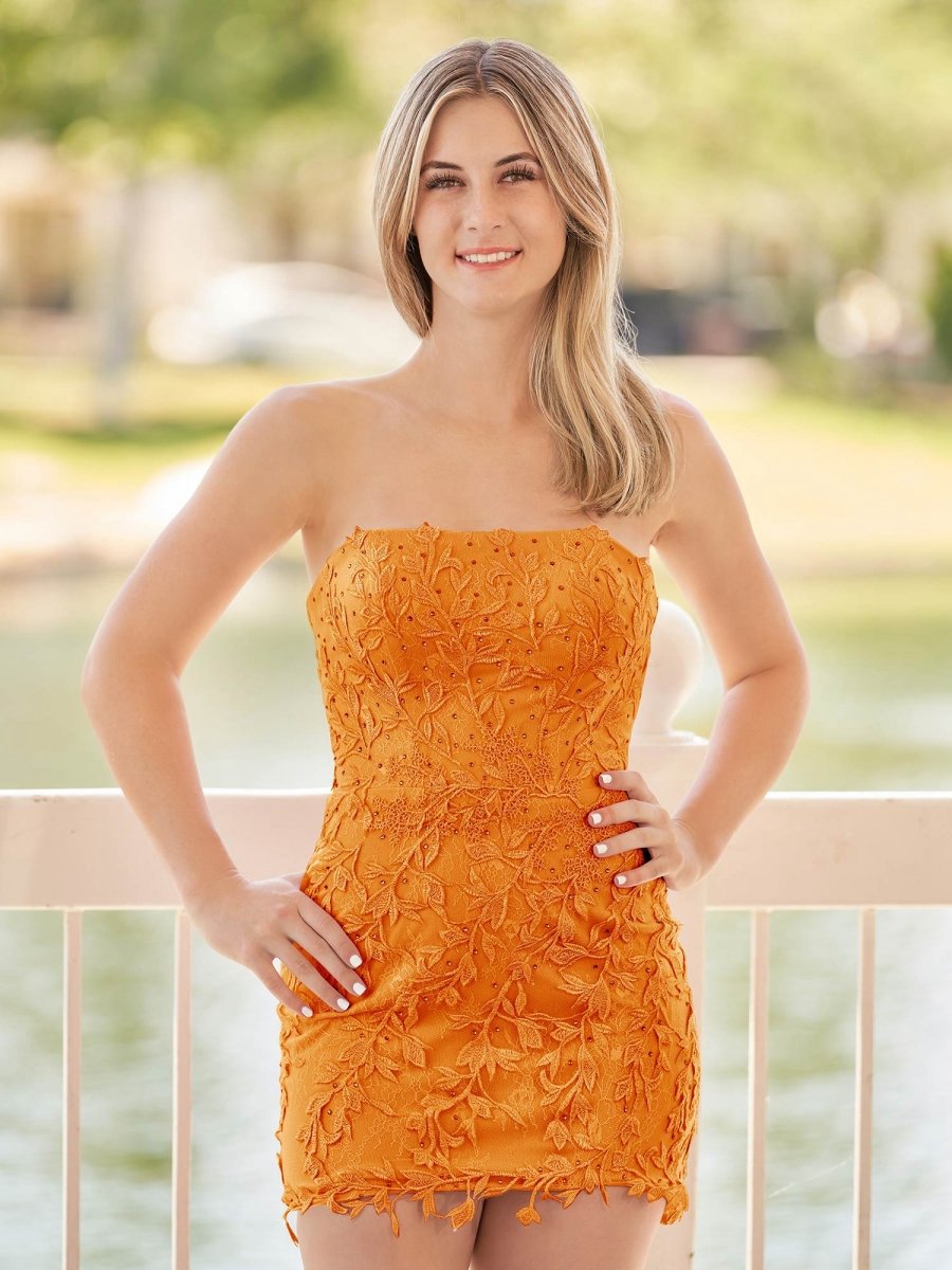 Tight Short Lace Homecoming Dresses with Appliques