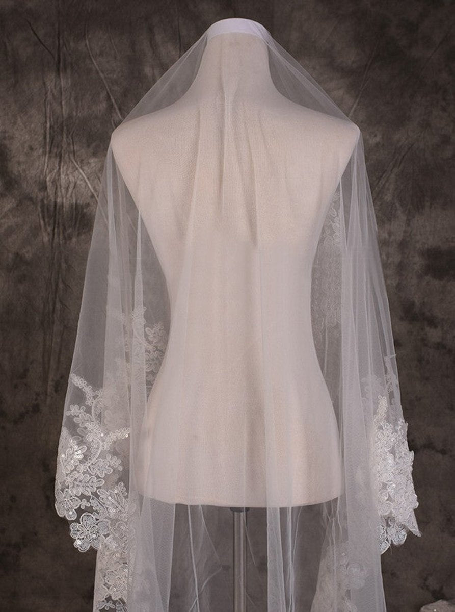 Vintage One Tier Lace Edge With Tulle Wedding Veil