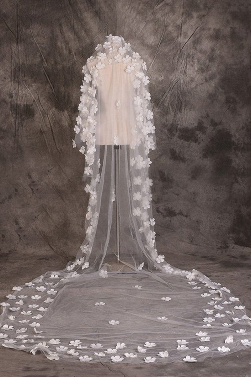 Cute Lace Flower Appliques One Tier Cut Edge Wedding Veil
