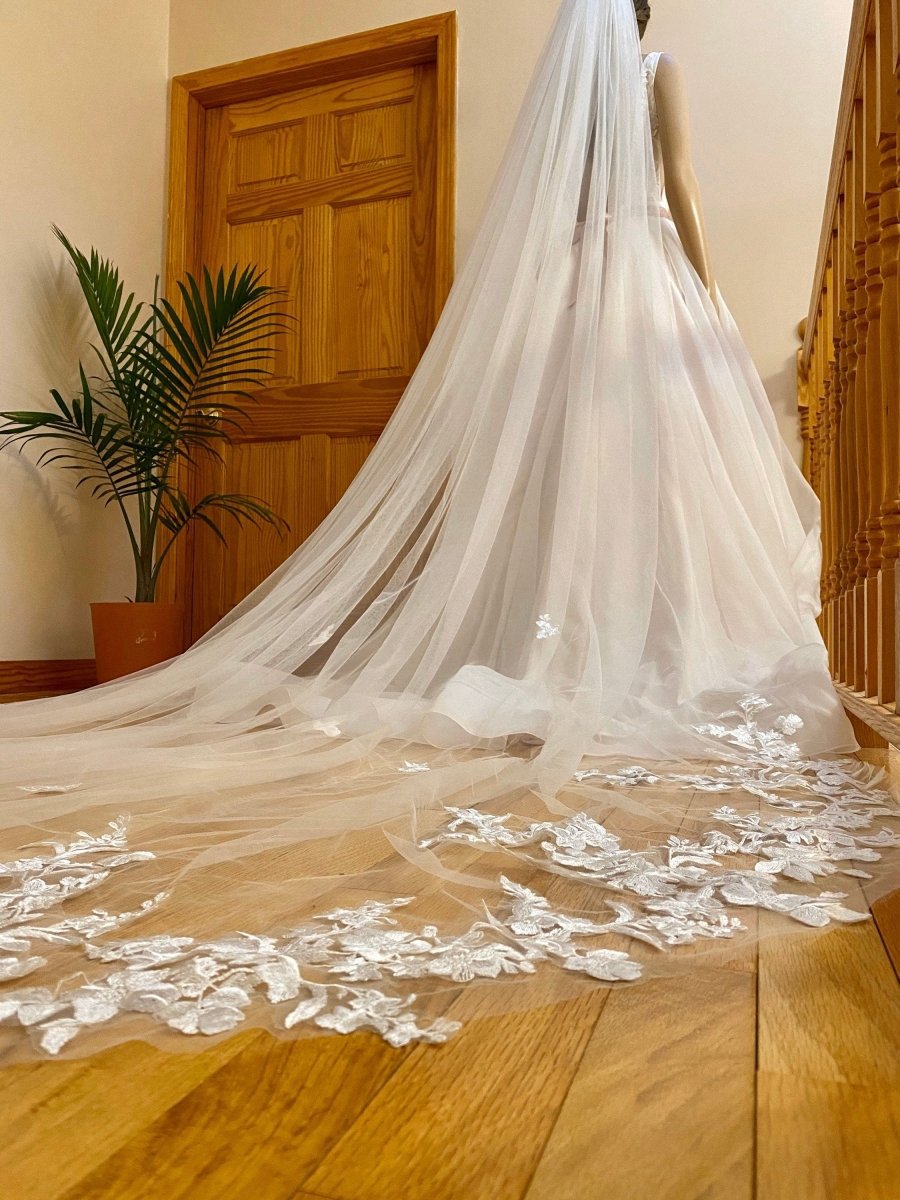 Vintage Floral Lace White Bridal Veil Wedding Veil With Comb