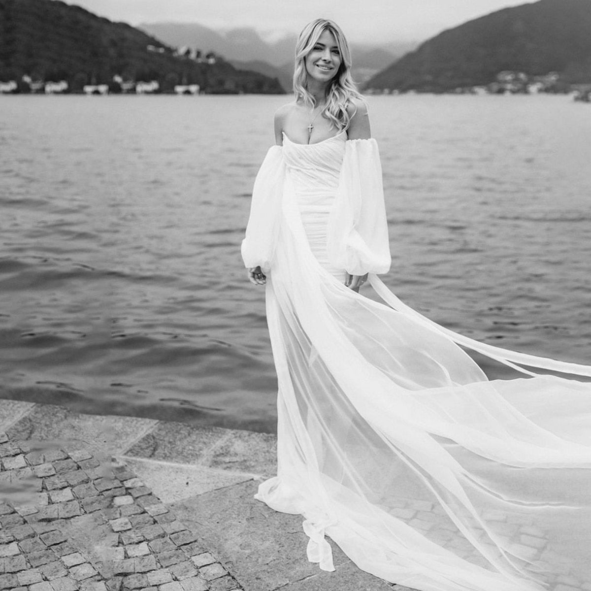 Modern Chiffon Minimalist Wedding Dresses with Detachable Long Sleeves