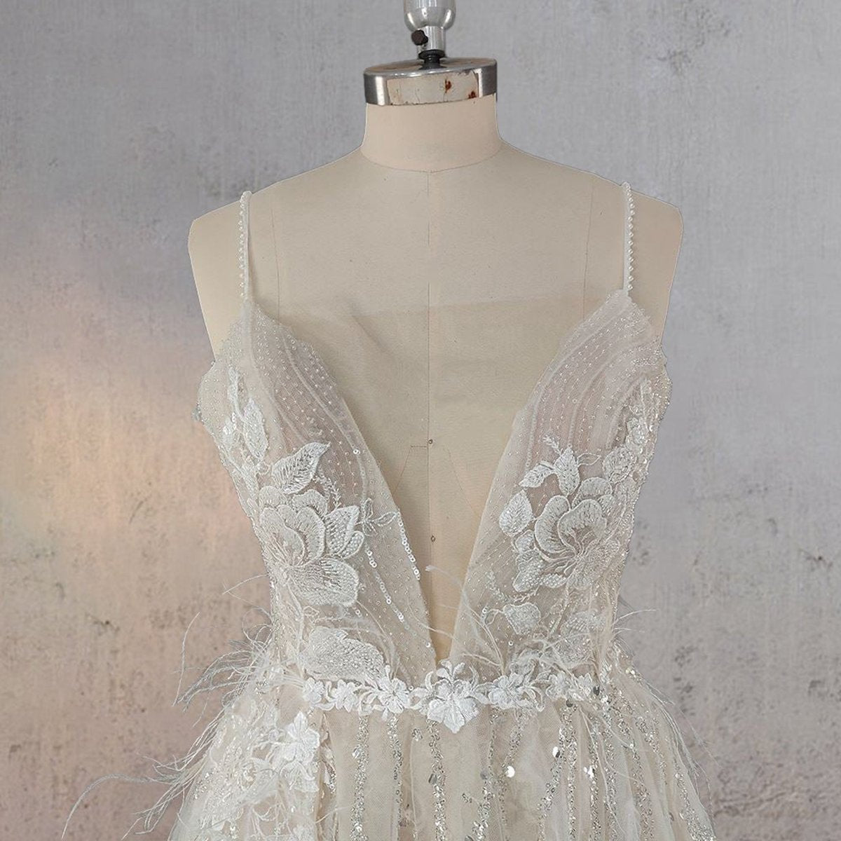 Spaghetti Straps Appliqued Lace Wedding Dresses with Feathers