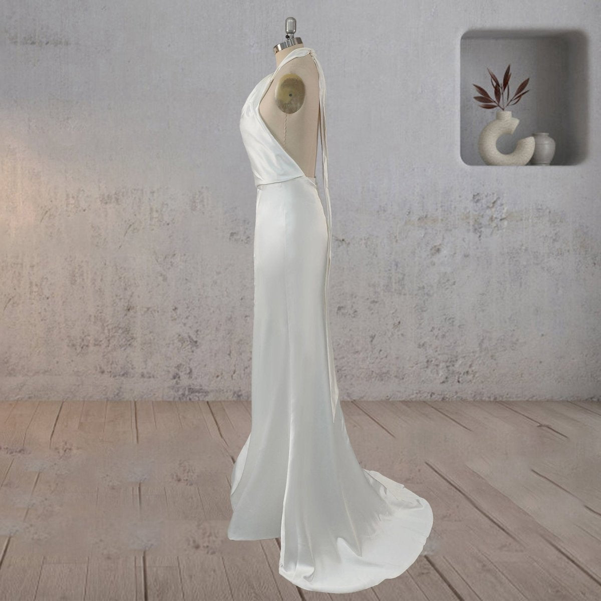 Sheath Satin Backless Halter Wedding Dresses