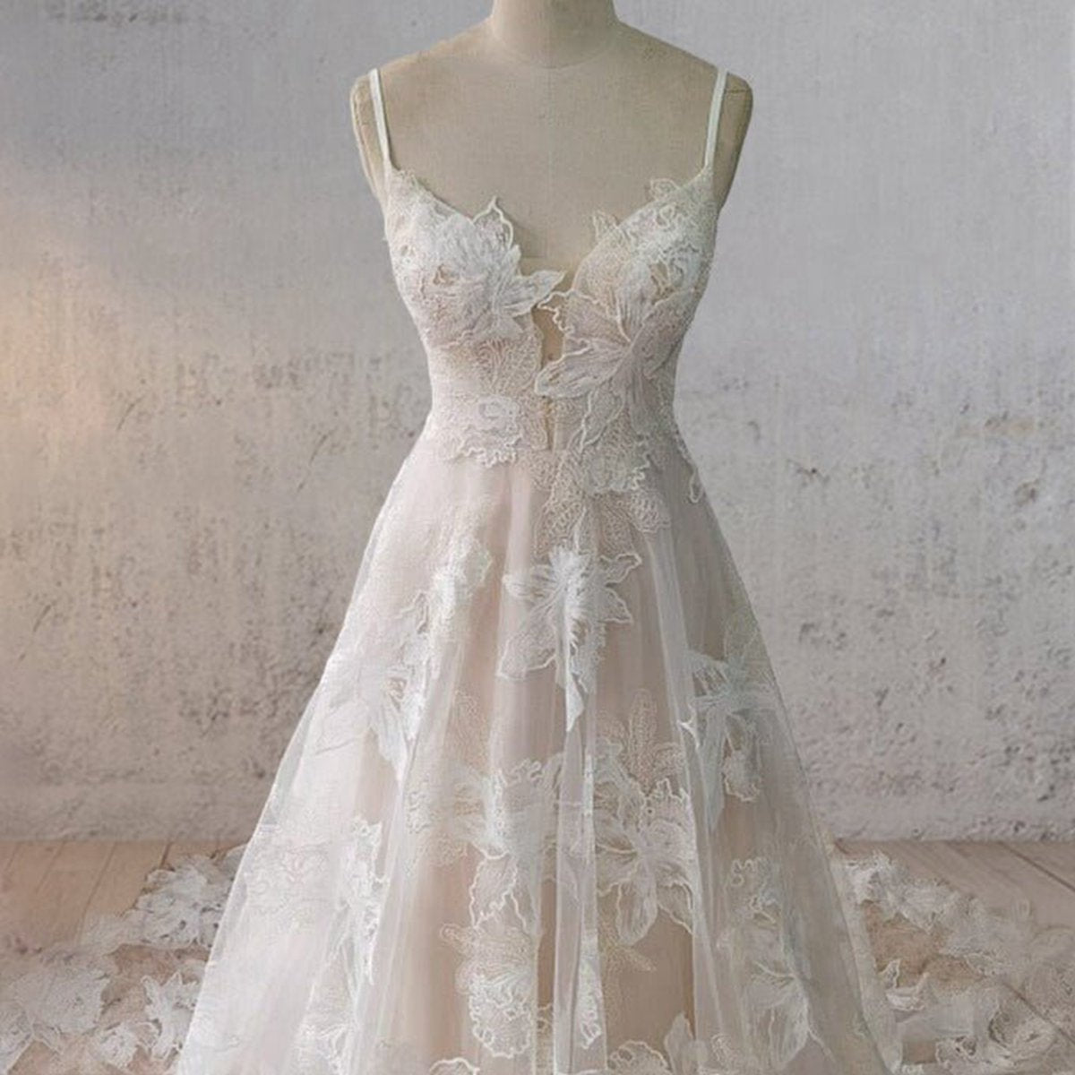 Boho A-line Lace Appliques Wedding Dresses