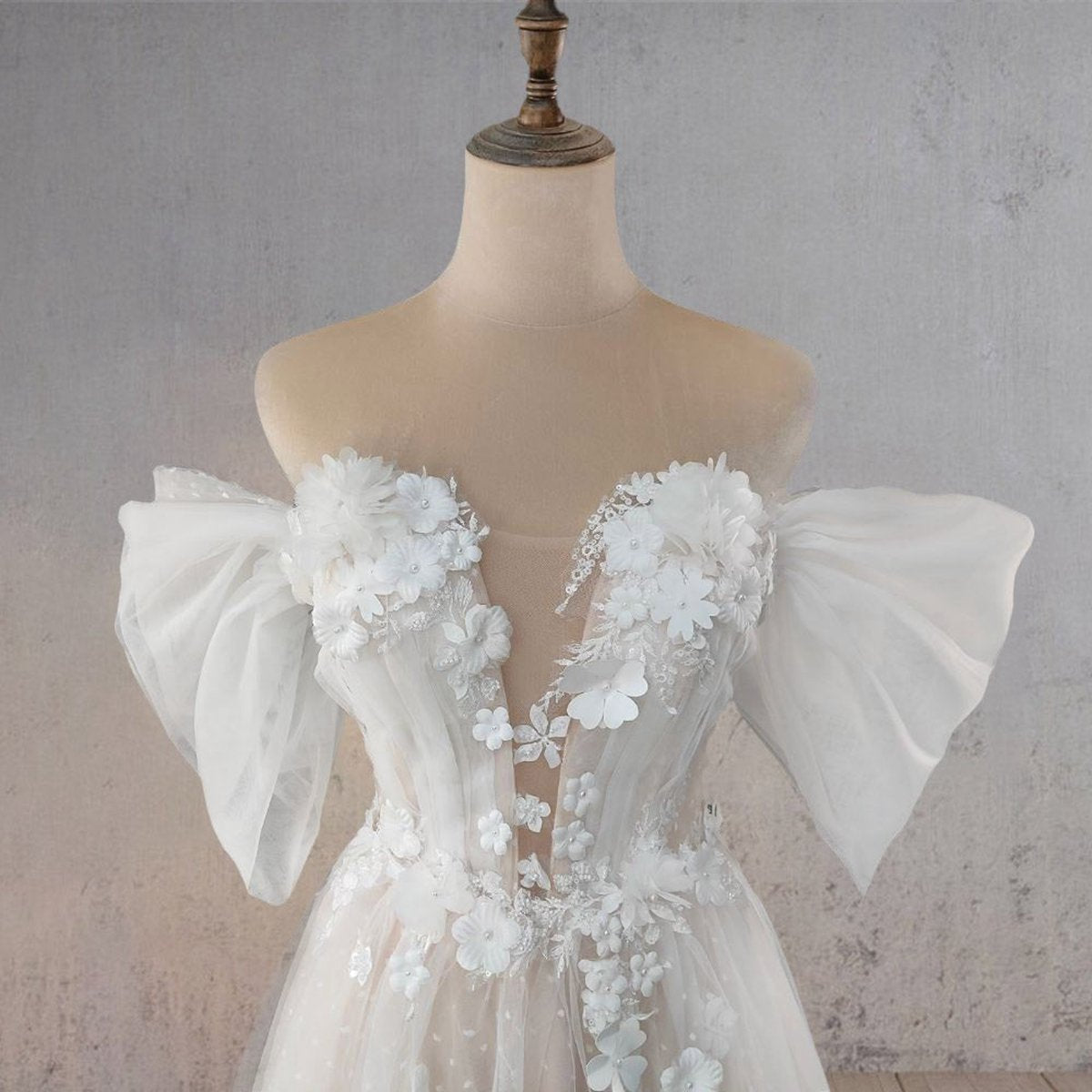 A-line Floral Appliques Polka Dots Wedding Dresses with Slit