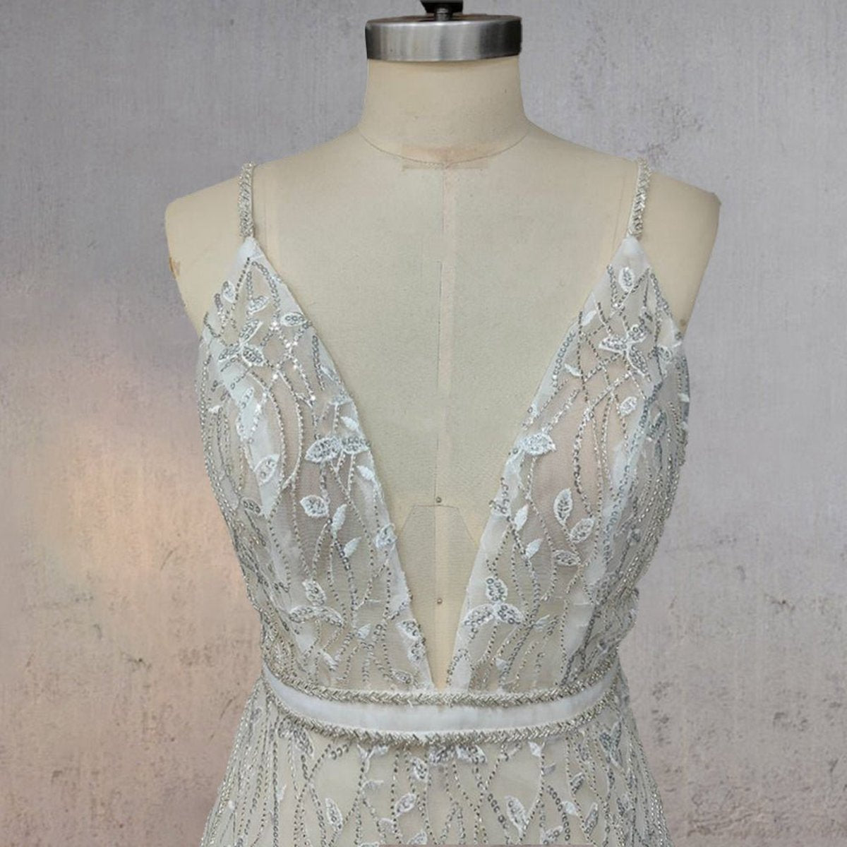 Mermaid Lace Deep V Wedding Dresses with Appliques