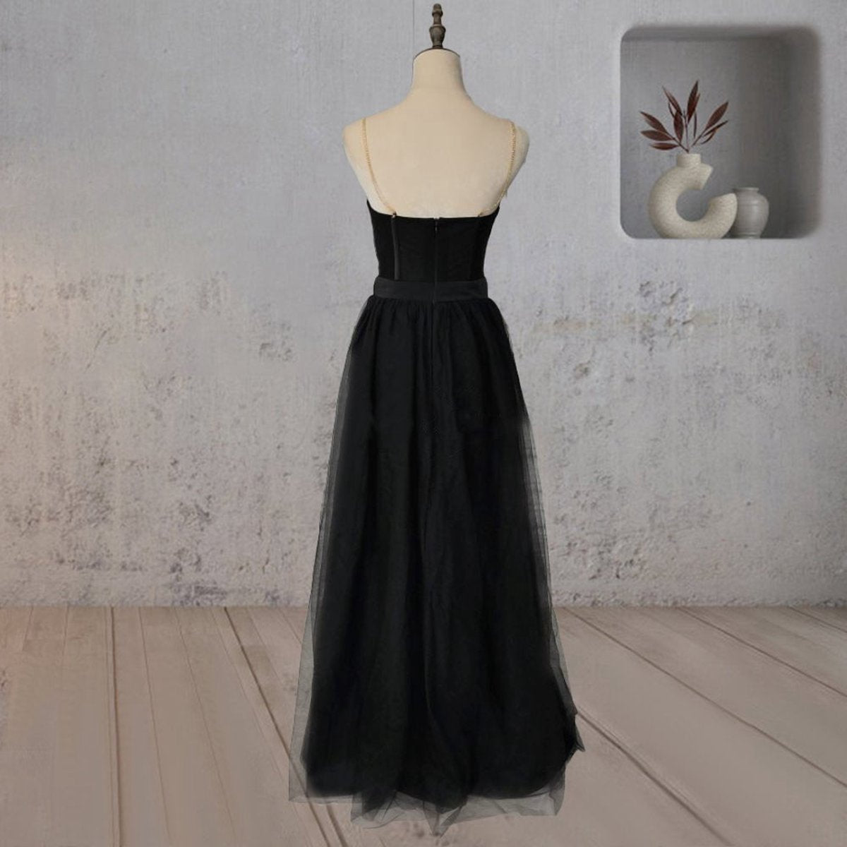 Tulle Delicate Spaghetti Straps Sweetheart Wedding Dresses