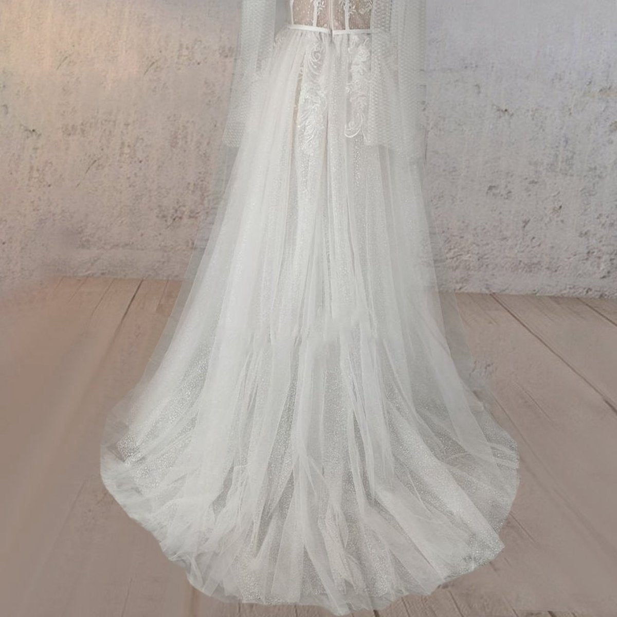 A-line Tulle Lace Flattering Wedding Dresses with Slit