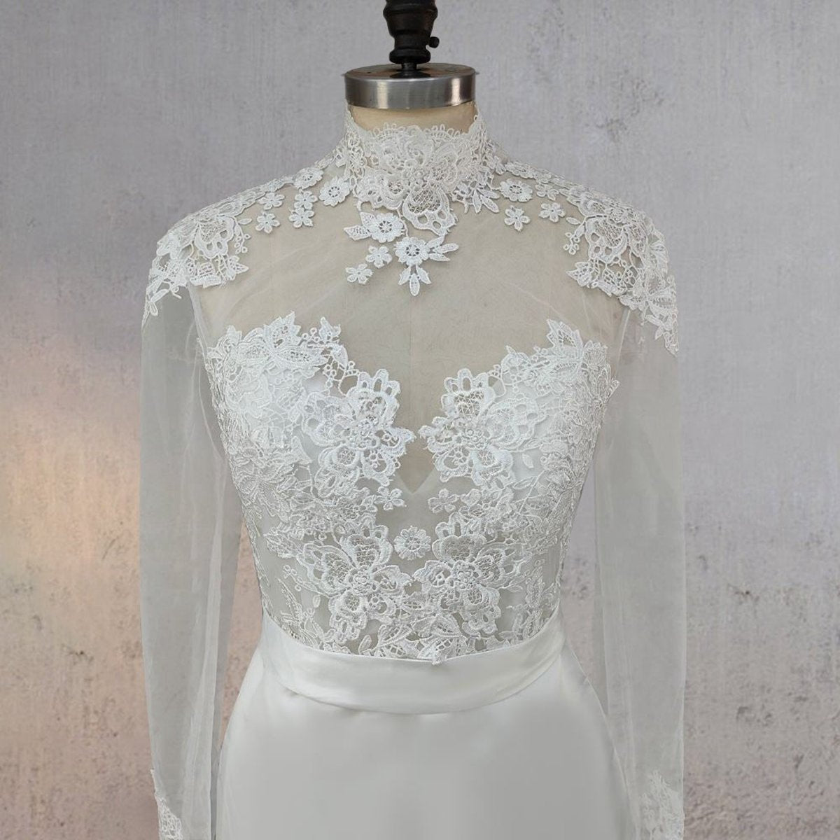 Mermaid Lace CoveButton Back Wedding Dresses