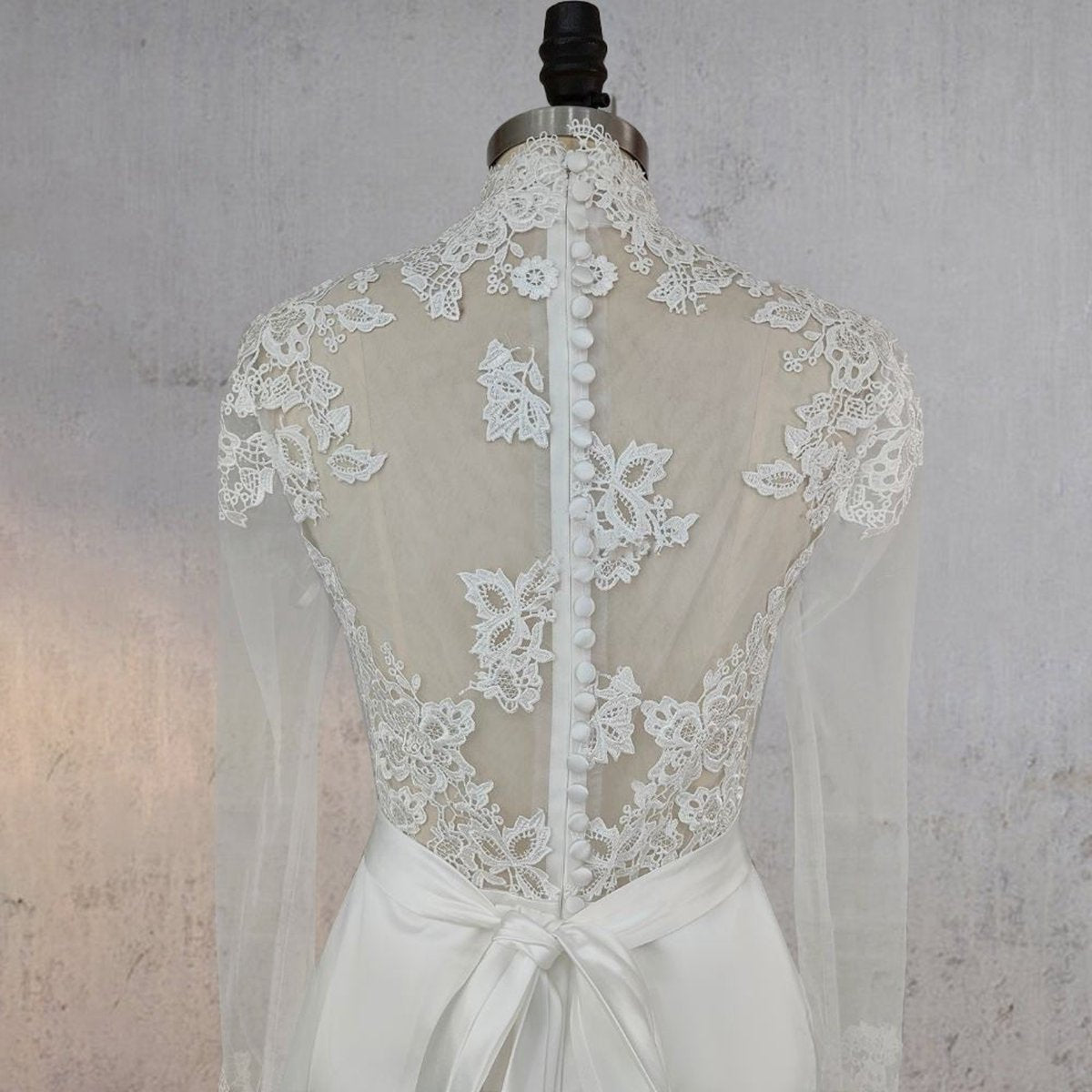 Mermaid Lace CoveButton Back Wedding Dresses