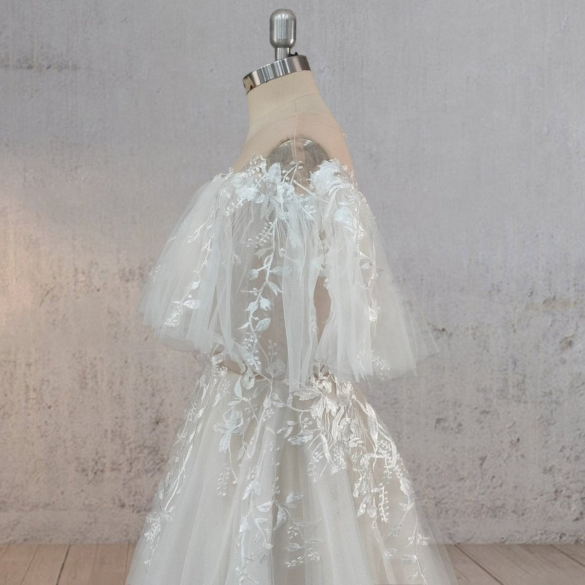 A-line Lace Button CoveBack Tulle Wedding Dresses