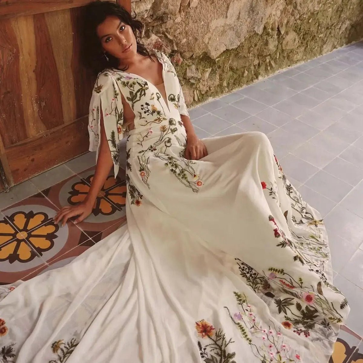 A-line Flower Appliqued Majesty Wedding Dresses