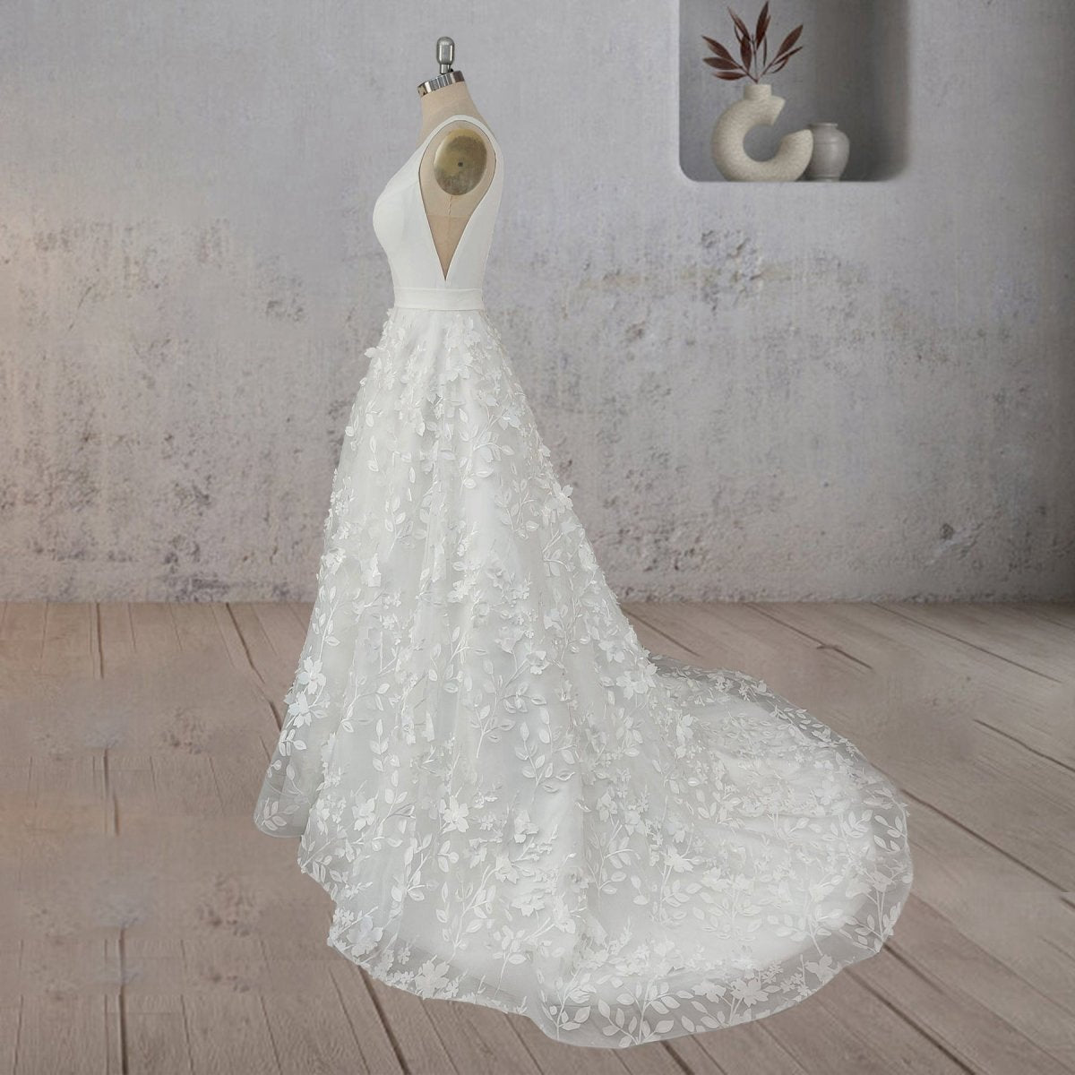 A-line Tulle Lace Sleeveless Flowers Wedding Dresses
