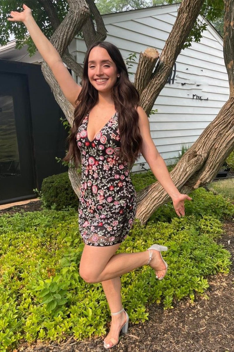V-Neck Backless Short Party Dresses with Floral Appliques