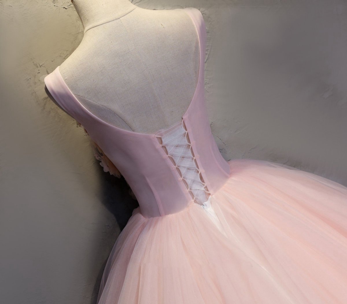 A-line Organza Floor-Length Prom Dresses with Appliqued