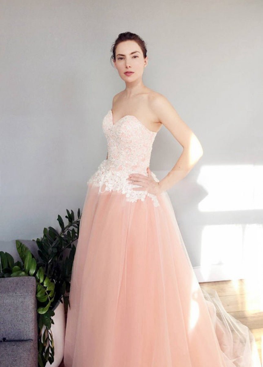 Sweetheart A-line Tulle Skirt Appliques Wedding Dresses