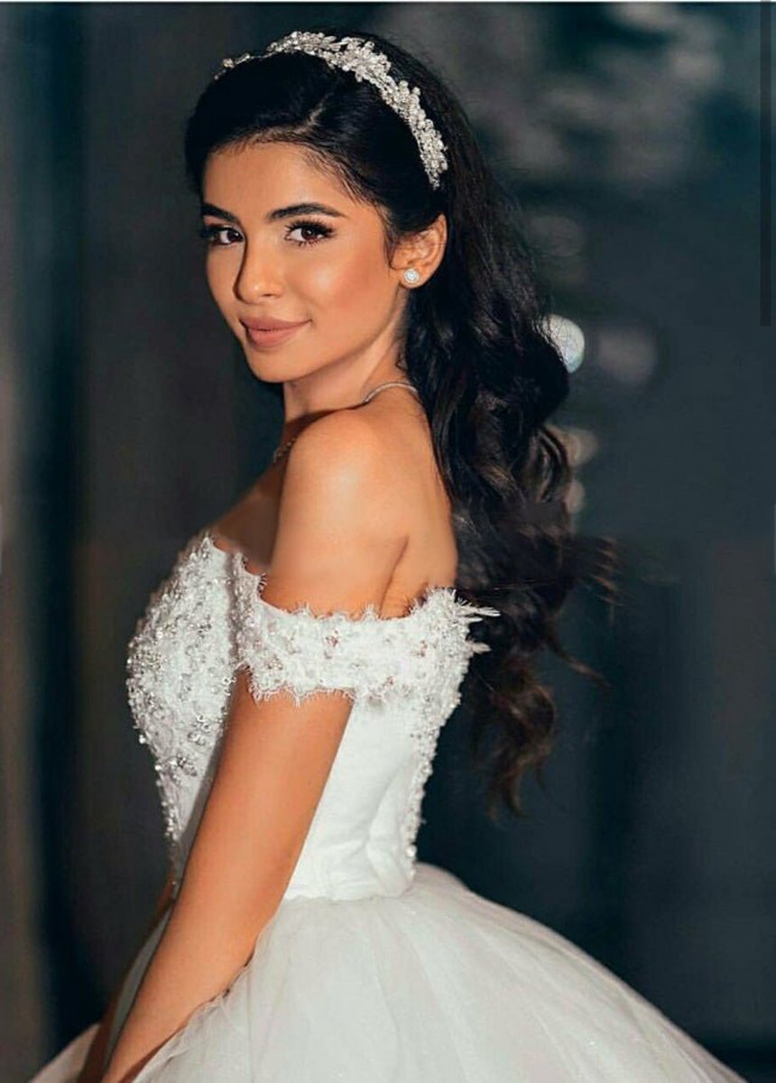 Sleeveless Beading Off-the-Shoulder Ball Gown Wedding Dresses with Train