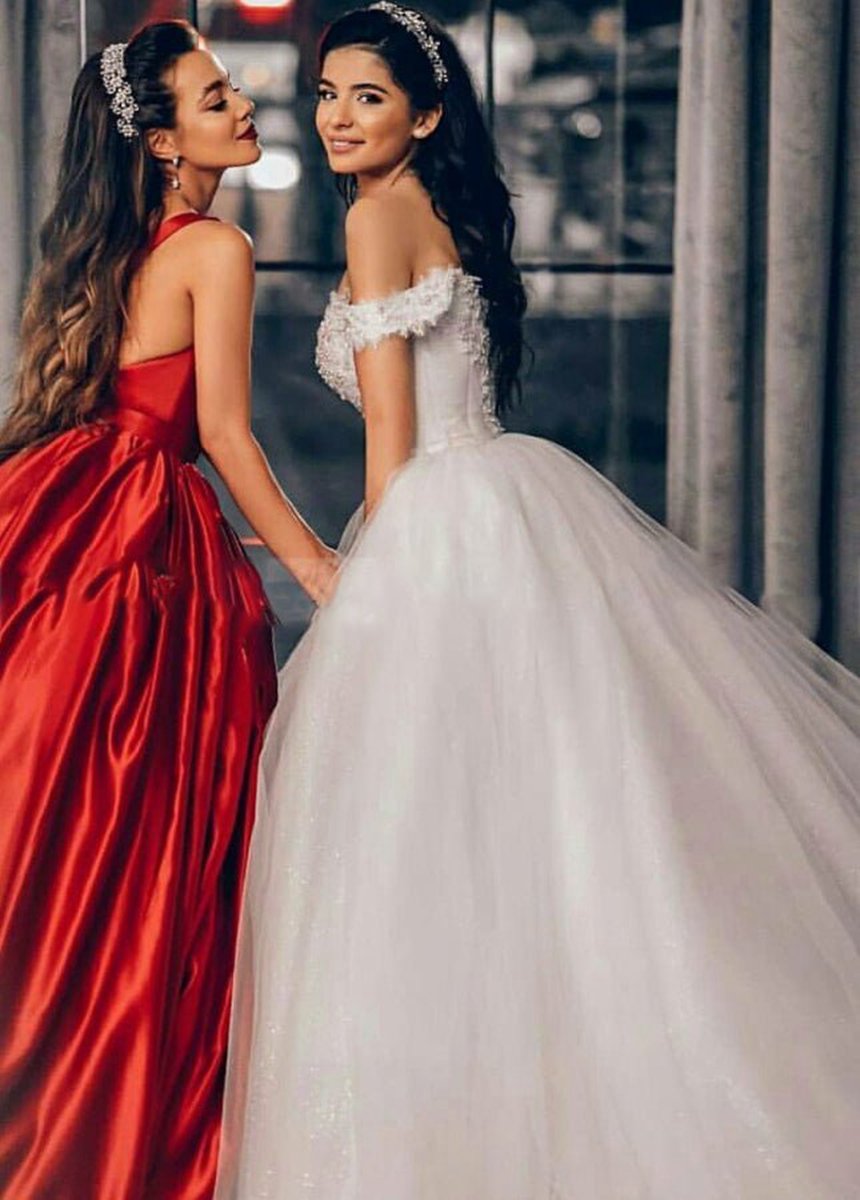 Sleeveless Beading Off-the-Shoulder Ball Gown Wedding Dresses with Train