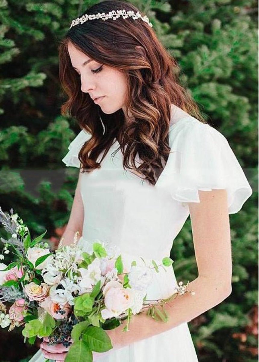 Beach Chiffon A-line Simple Wedding Dresses with Short Sleeves