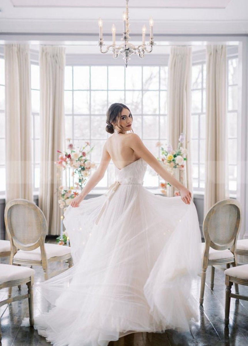 Sweetheart Backless Tulle Wedding Dresses with Flower Beaded Belt