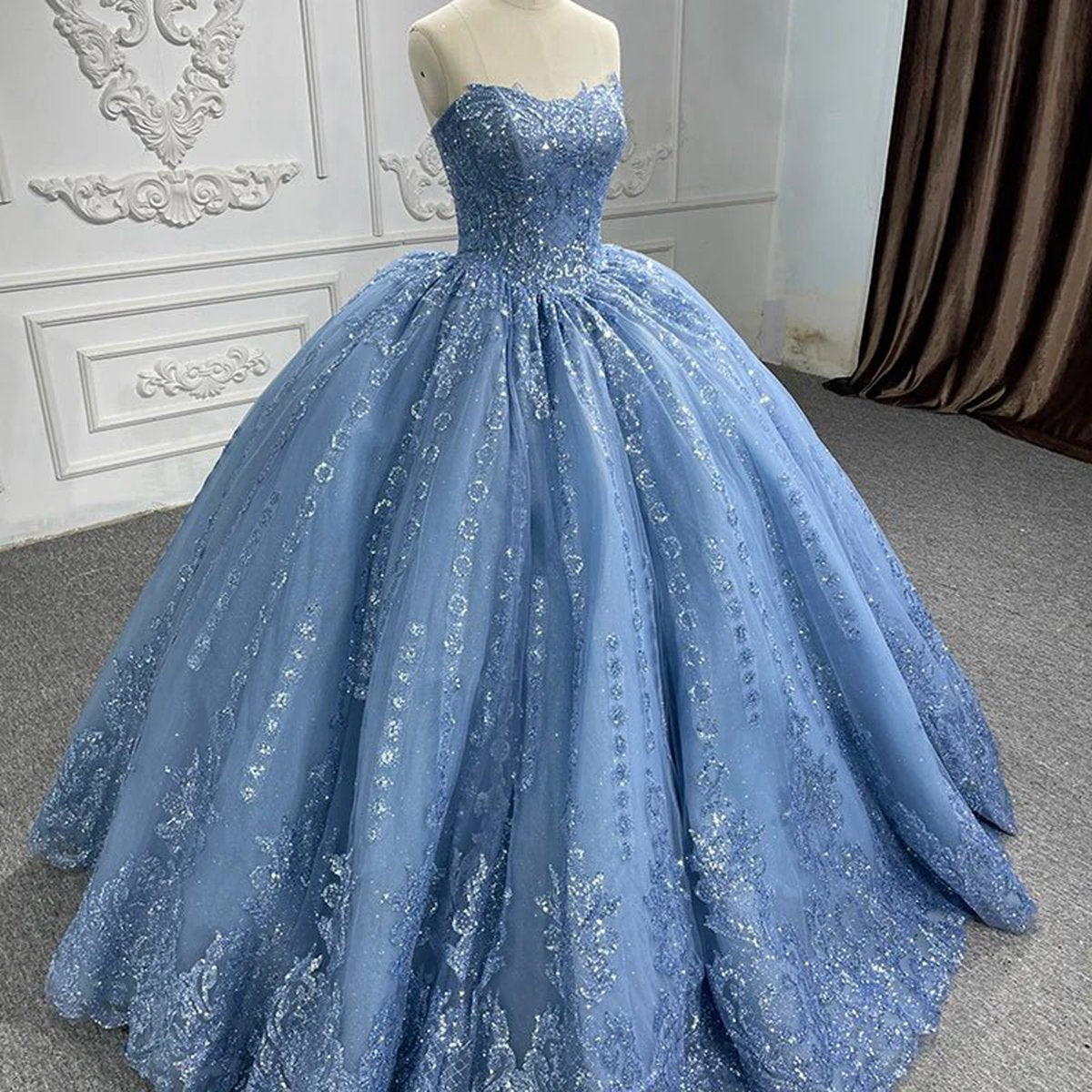 Gorgeous Sleeveless Strapless Ball Gown Quinceanera Dresses