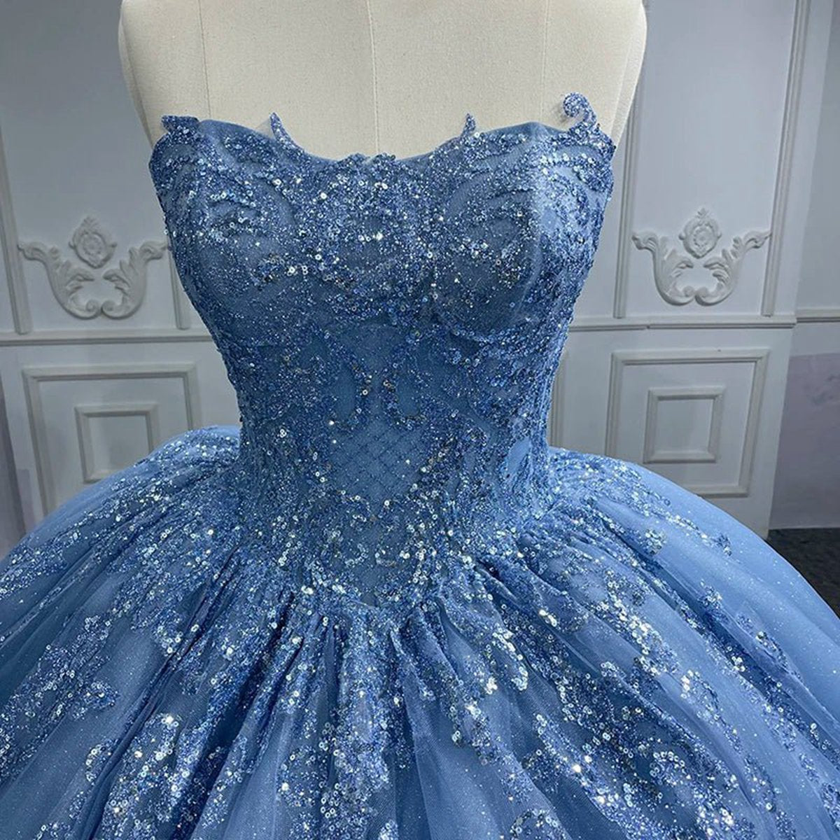 Gorgeous Sleeveless Strapless Ball Gown Quinceanera Dresses