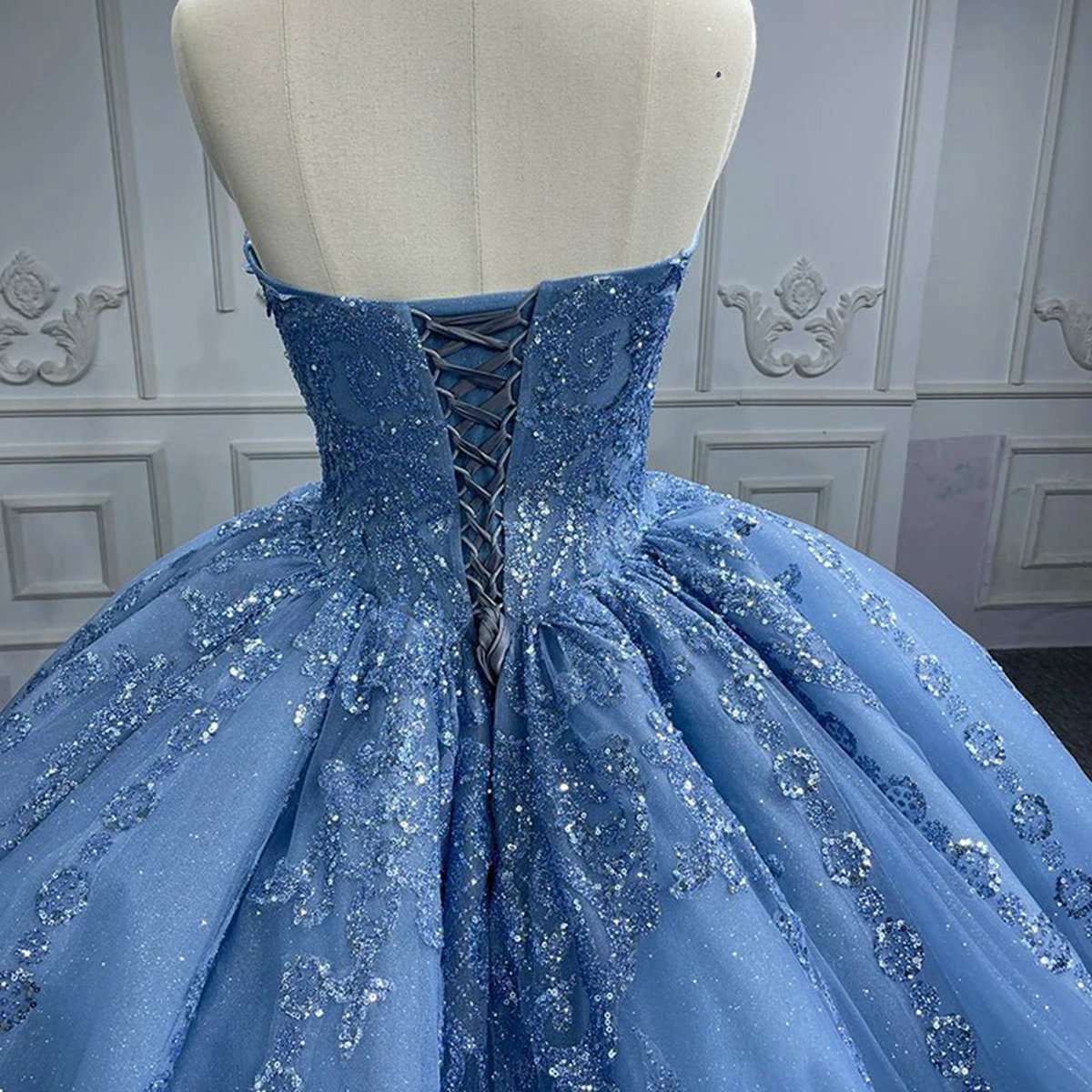Gorgeous Sleeveless Strapless Ball Gown Quinceanera Dresses