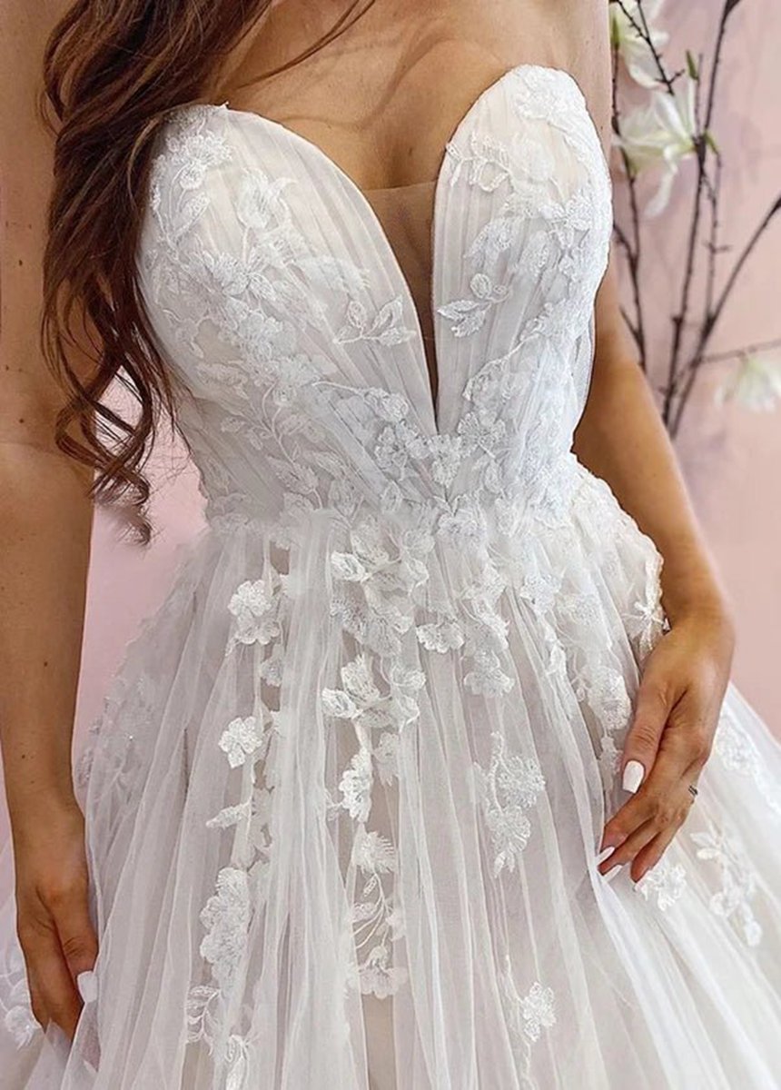 Classic Sweetheart A-line Sleeveless Appliqued Tulle Wedding Dresses